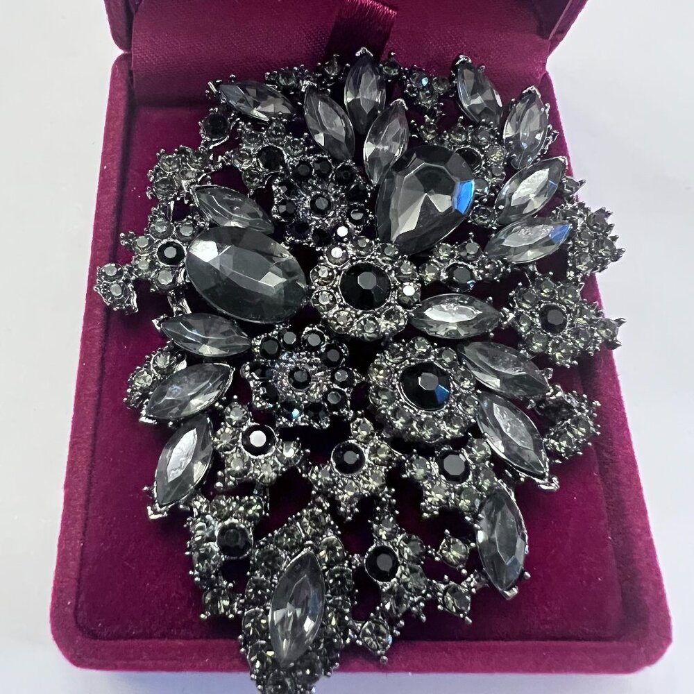 Black crystal 3 in. Brooch/Pendant, Mens lapel pin, Grooms boutonniere, unisex